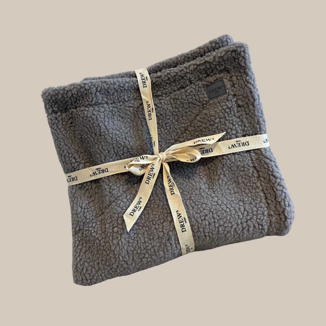 Soft dog blanket in teddy fleece - (grey)