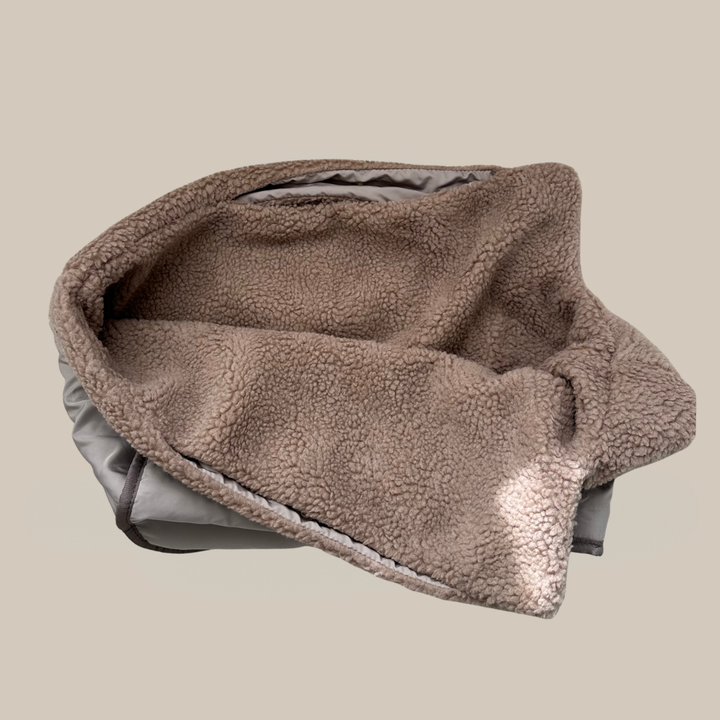 Brunt inderfor til hundetaske