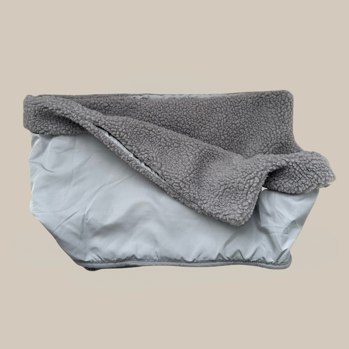 Gråt inderfor til Otis hundetaske