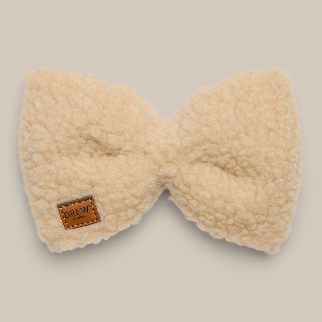 Beige butterfly til hunde i teddy 