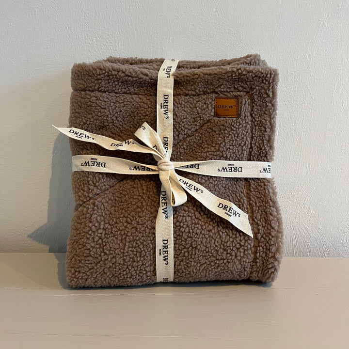 Soft dog blanket in teddy fleece - (brown)