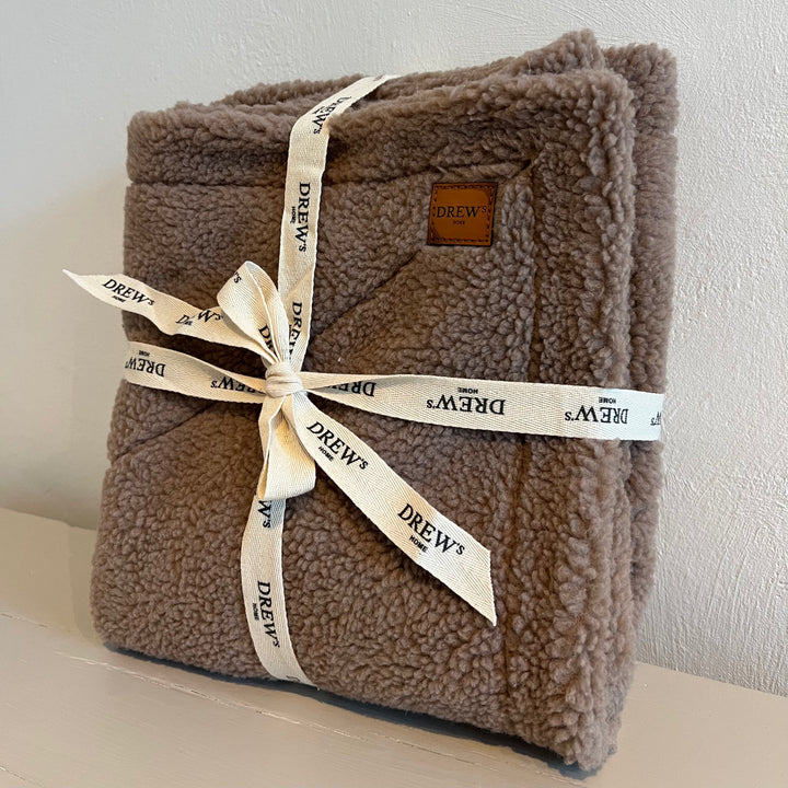 Soft dog blanket in teddy fleece - (brown)