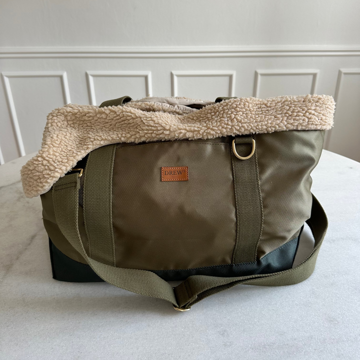 LIMITED EDITION - Olive // Sporty hundetaske med blødt inderfor i teddy fleece