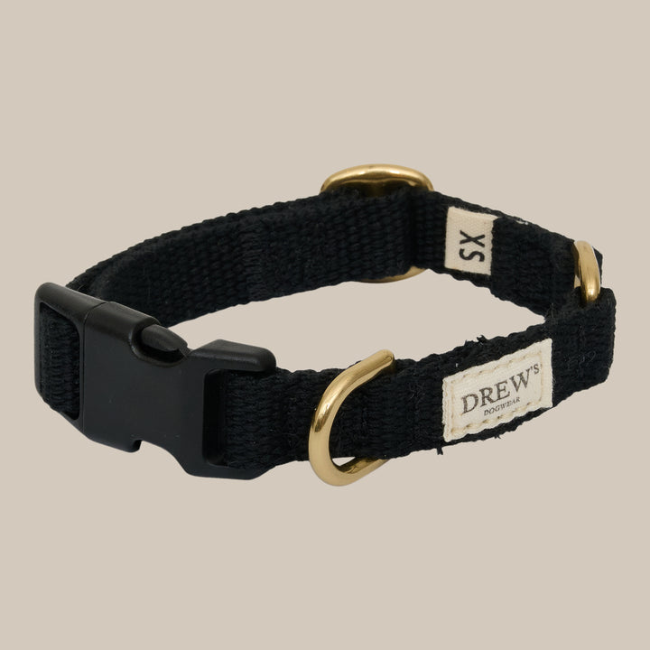 Sort hundehalsbånd med guld hardware