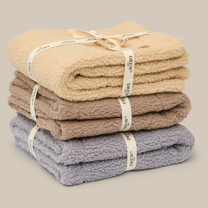 Teddy tæpper i tre farver. Beige, brun og gråt